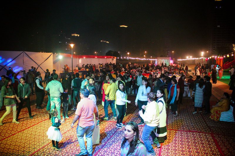 Retro evening organized at DLF Gardencity