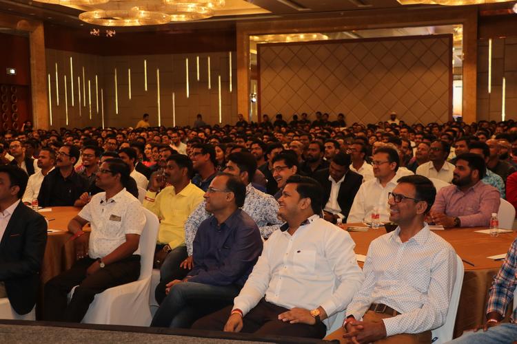 Dr Vivek Bindra addresses entrepreneurs and leaders a seminar