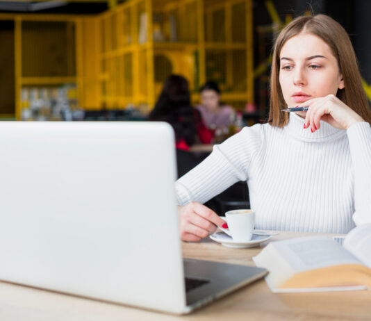 The Role of Online Internships in Preparing Students for Corporate Life